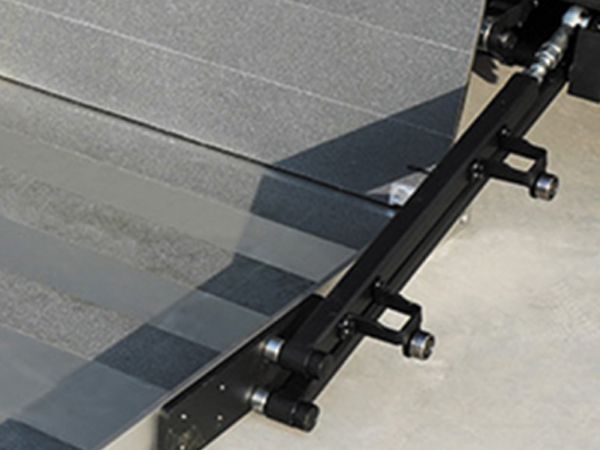 超薄卡闸式轮椅升降机